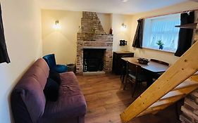 Cute And Cosy Little Cottage